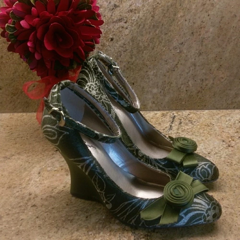 Carlos Santana women's high heels